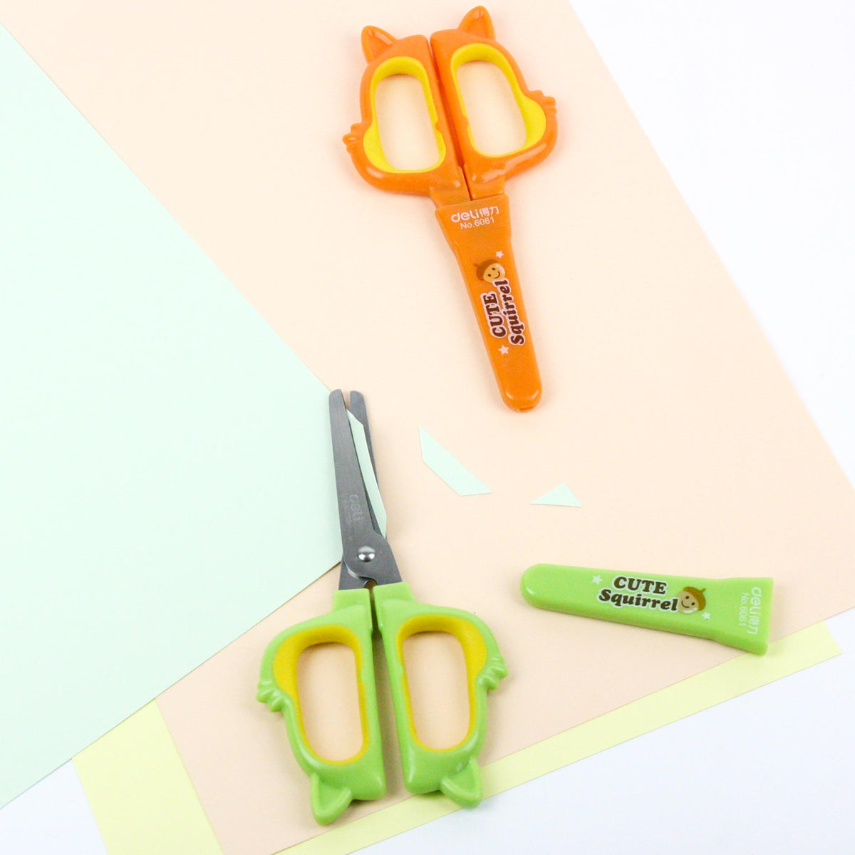 Squirrel-Shaped Handheld Scissors with Stand - Compact and Fun